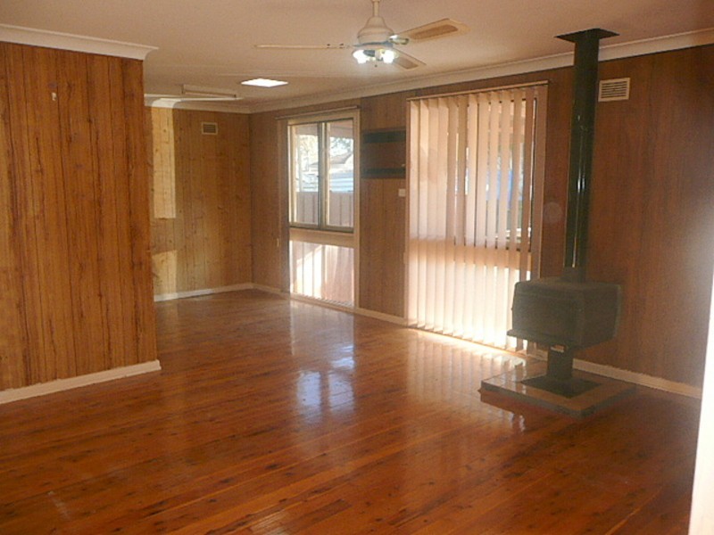 9 Falkirk Cres, Dharruk NSW 2770