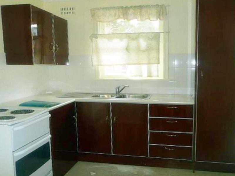 35 Lucena Drive, Lethbridge Park NSW 2770