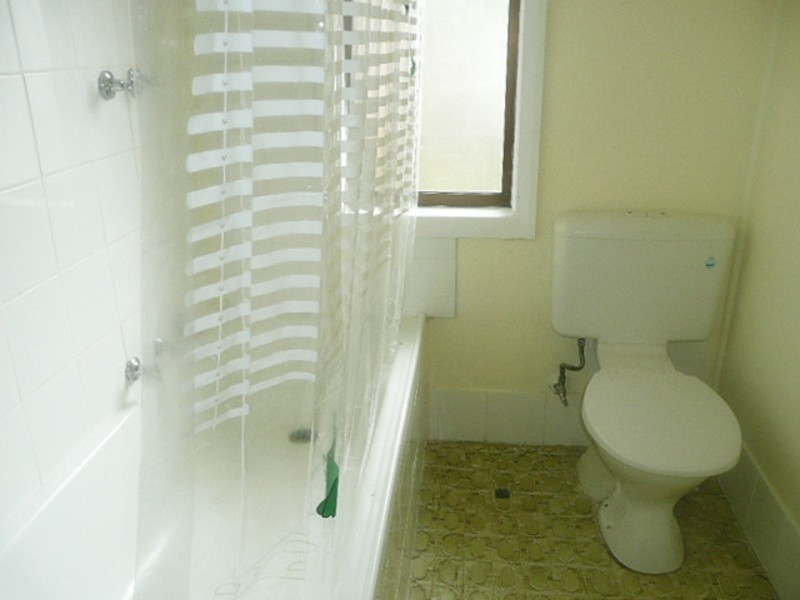 35 Lucena Drive, Lethbridge Park NSW 2770