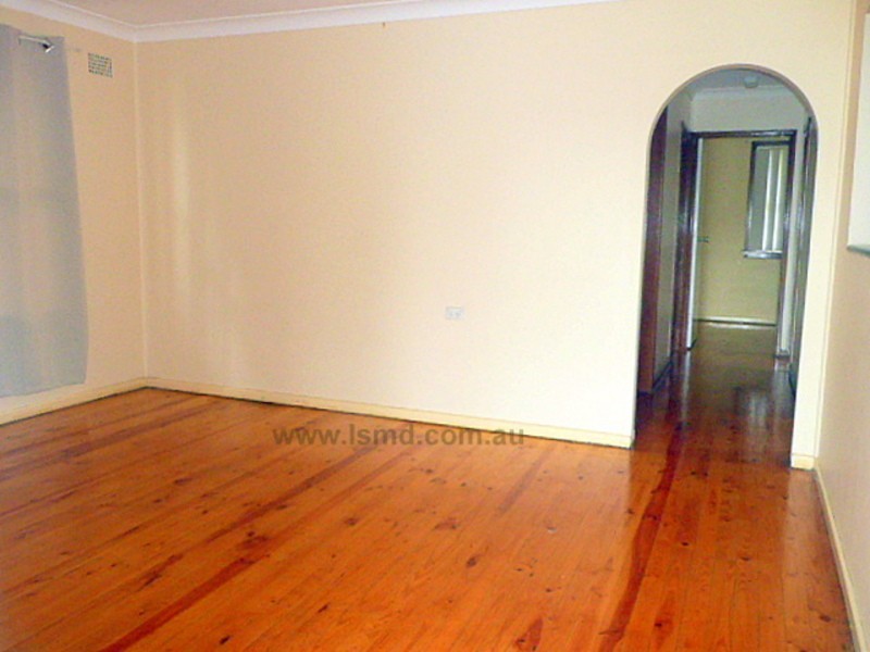 21 Waitaki Street, Lethbridge Park NSW 2770