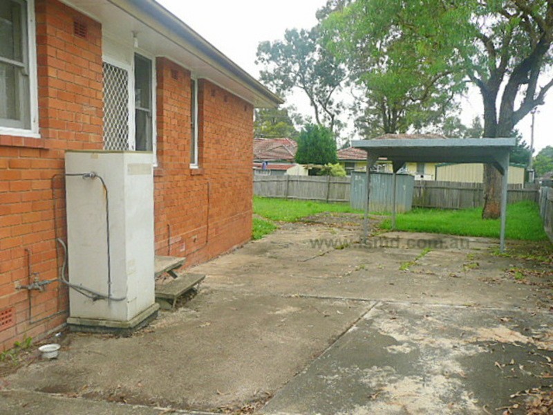 21 Waitaki Street, Lethbridge Park NSW 2770