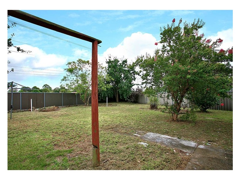 27 Siemens Cres, Emerton NSW 2770