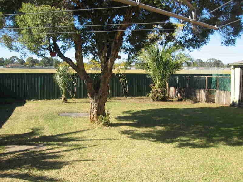 66 Tarawa Street, Lethbridge Park NSW 2770