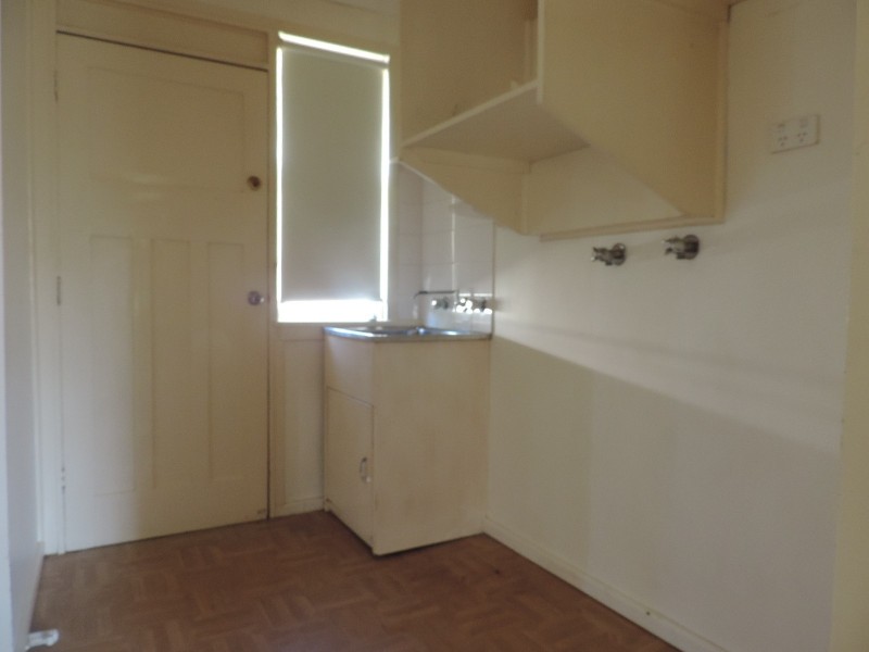24 Sandakan Crescent, Lethbridge Park NSW 2770