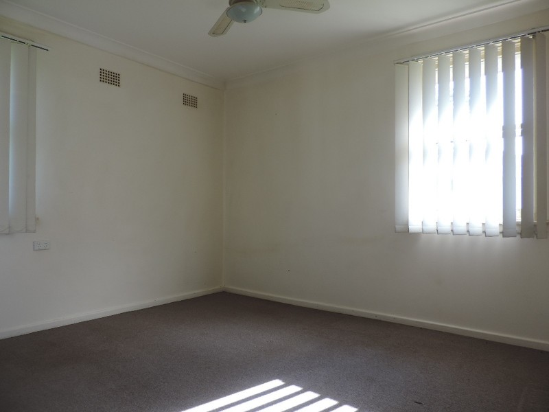 24 Sandakan Crescent, Lethbridge Park NSW 2770