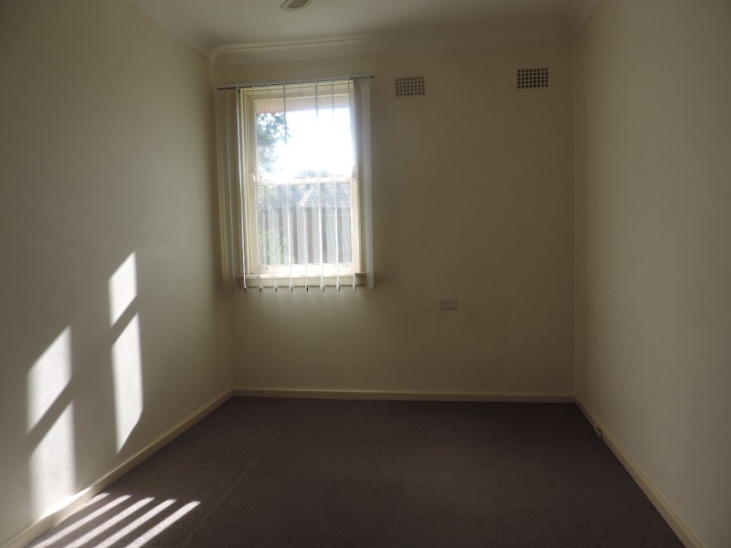24 Sandakan Crescent, Lethbridge Park NSW 2770