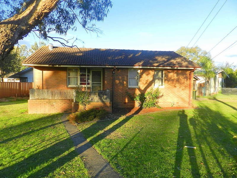 9 Magellan Avenue, Lethbridge Park NSW 2770