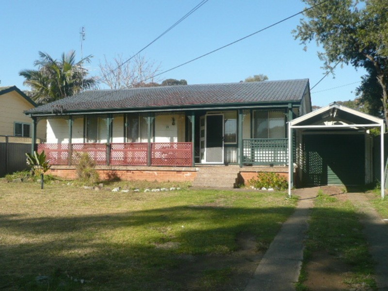 15 Livingstone Ave, Dharruk NSW 2770