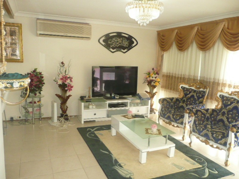 15 Livingstone Ave, Dharruk NSW 2770