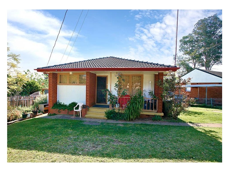 14 Waikanda Crescent, Whalan NSW 2770