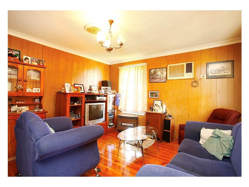 14 Waikanda Crescent, Whalan NSW 2770