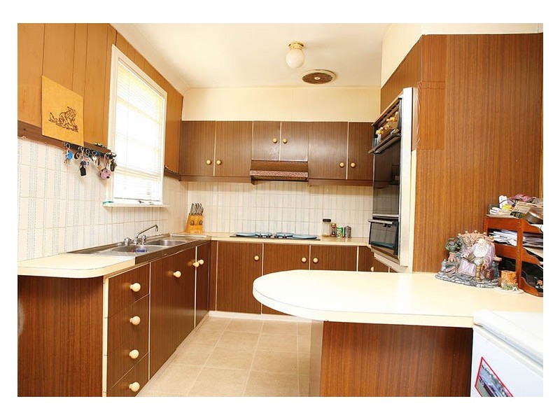 14 Waikanda Crescent, Whalan NSW 2770