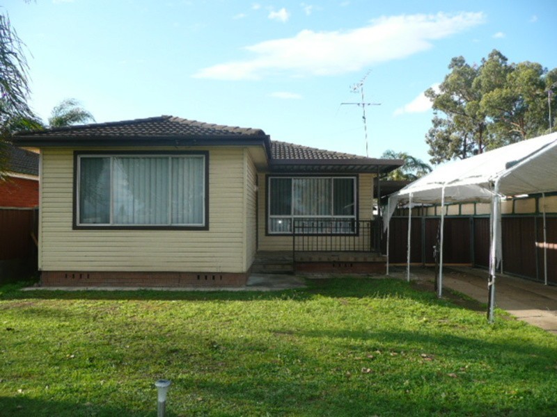 4 Alan St, Mount Druitt NSW 2770