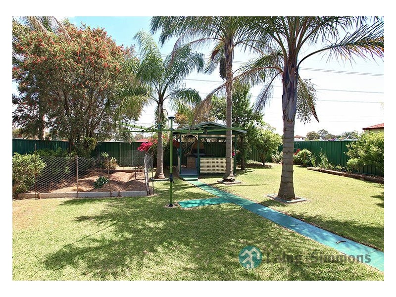 15 Siemens Cres, Emerton NSW 2770