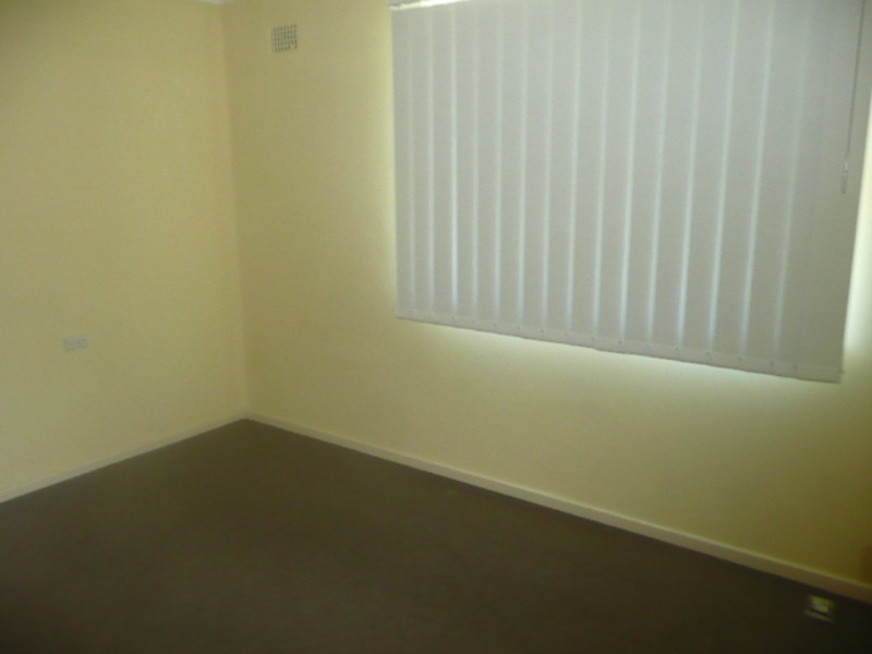 24 Sandakan Crescent, Lethbridge Park NSW 2770