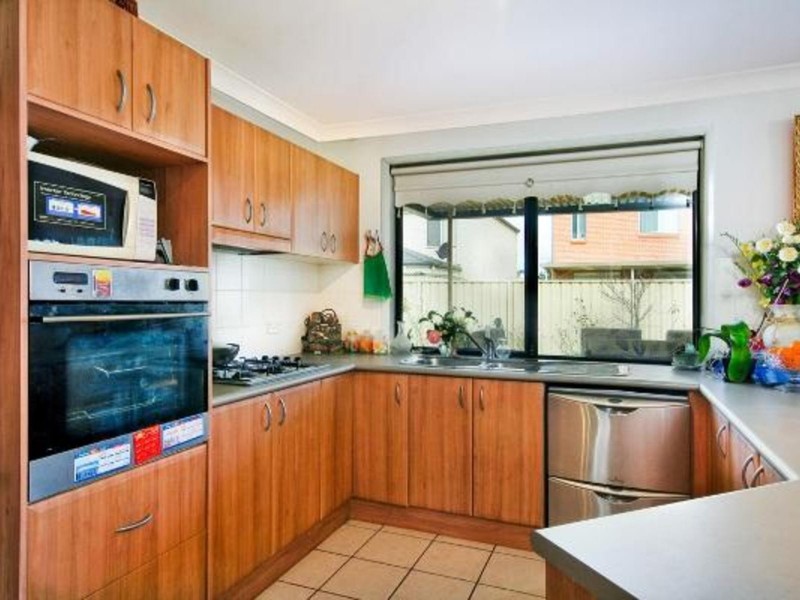 6 Hartwell Cres, St Clair NSW 2759