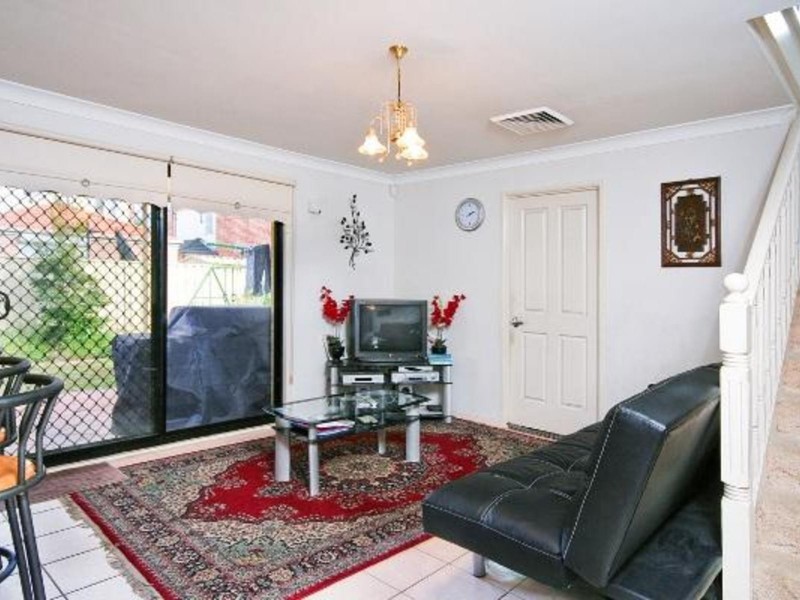 6 Hartwell Cres, St Clair NSW 2759