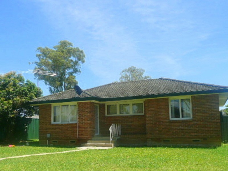 37 Marquesa Crescent, Lethbridge Park NSW 2770