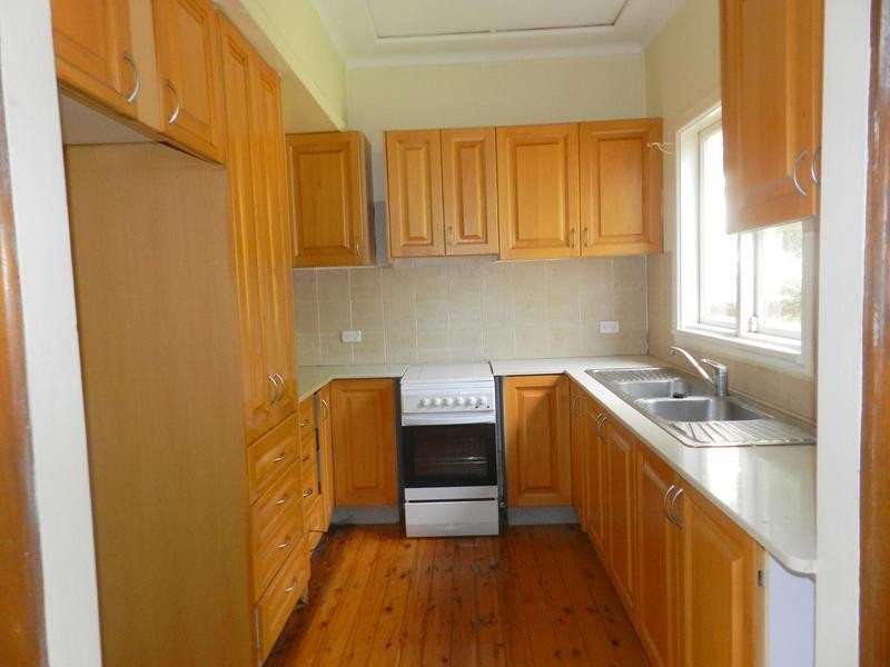 12 White Parade, St Marys NSW 2760