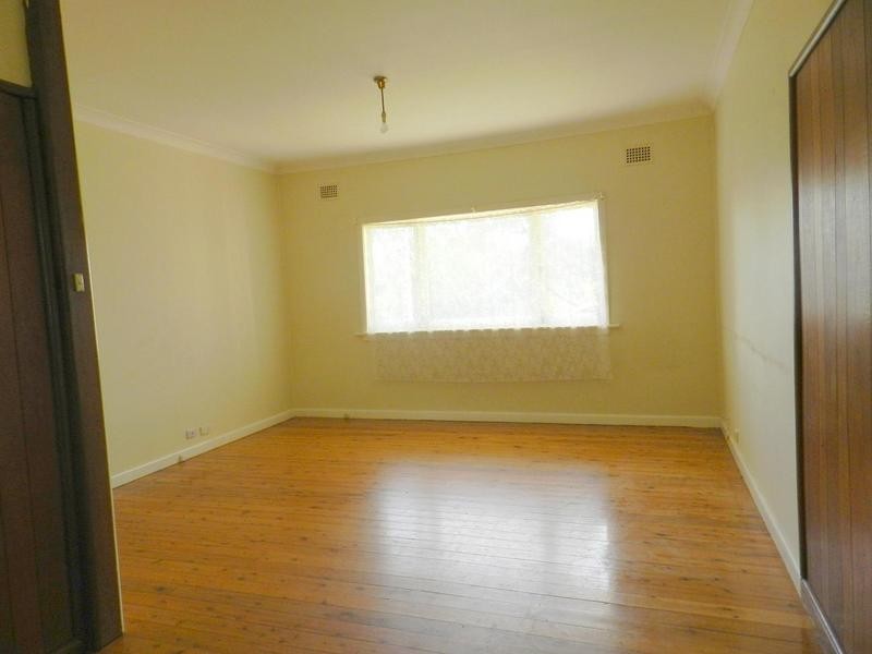 12 White Parade, St Marys NSW 2760