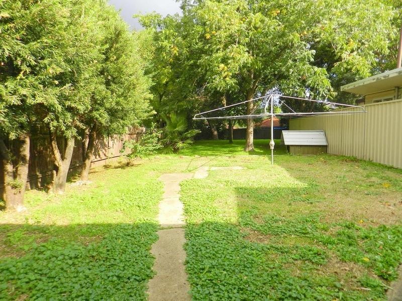 12 White Parade, St Marys NSW 2760