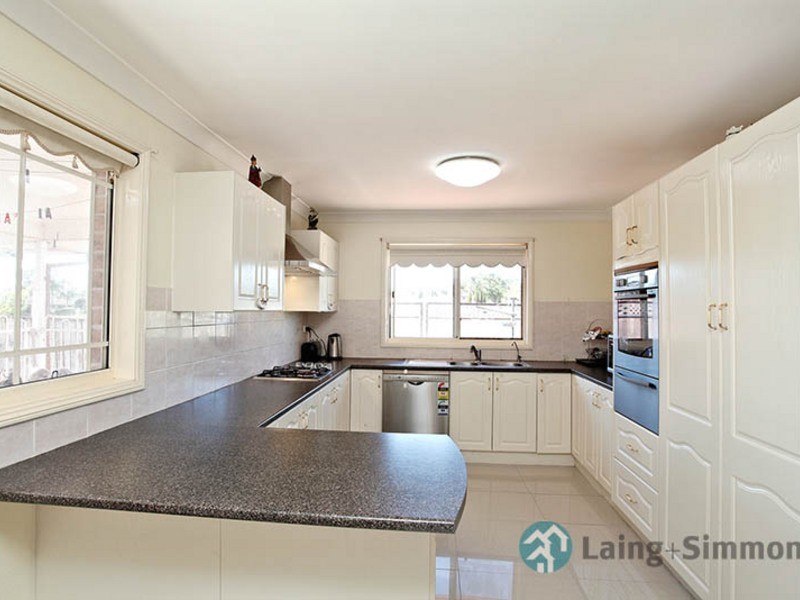 27 Dryden Ave, Oakhurst NSW 2761