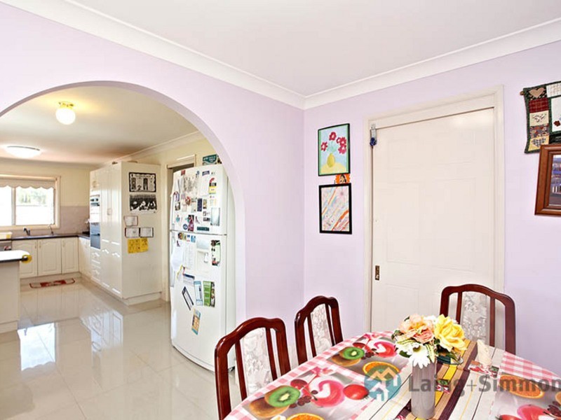 27 Dryden Ave, Oakhurst NSW 2761