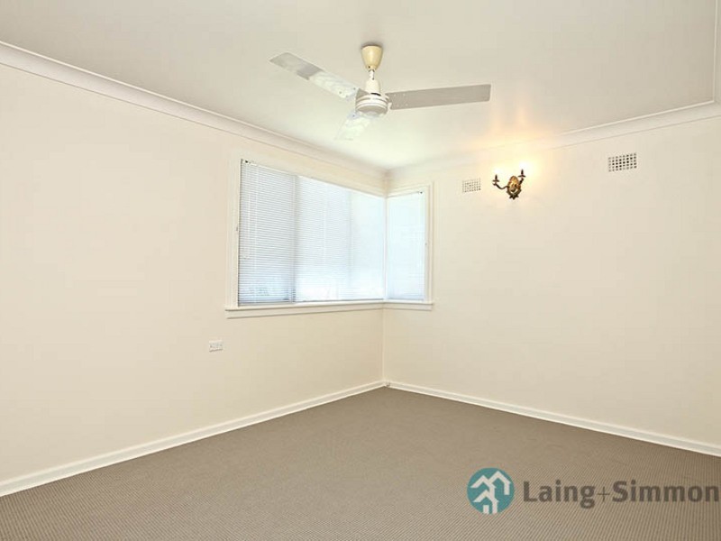 15 Siemens Cres, Emerton NSW 2770