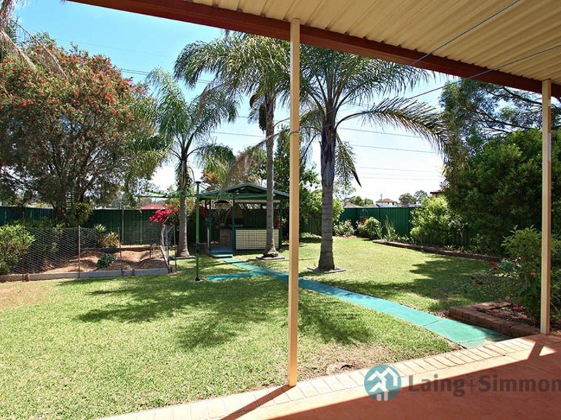 15 Siemens Cres, Emerton NSW 2770