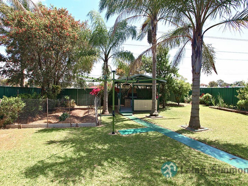 15 Siemens Cres, Emerton NSW 2770