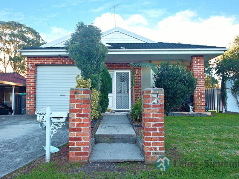 12 Kasie Place, St Clair NSW 2759