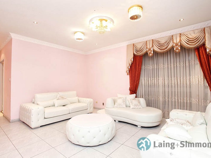 12 Kasie Place, St Clair NSW 2759