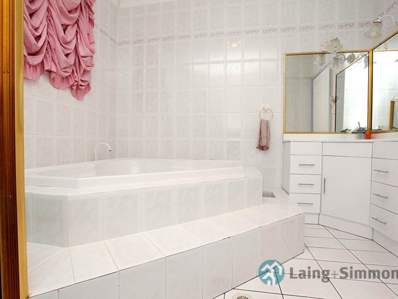 12 Kasie Place, St Clair NSW 2759