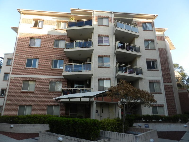 13/02 Wentworth Avenue, Toongabbie NSW 2146