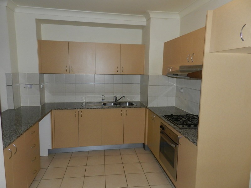 13/02 Wentworth Avenue, Toongabbie NSW 2146