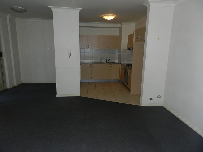 13/02 Wentworth Avenue, Toongabbie NSW 2146