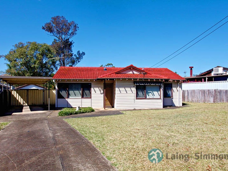 16 Hough St, Colyton NSW 2760