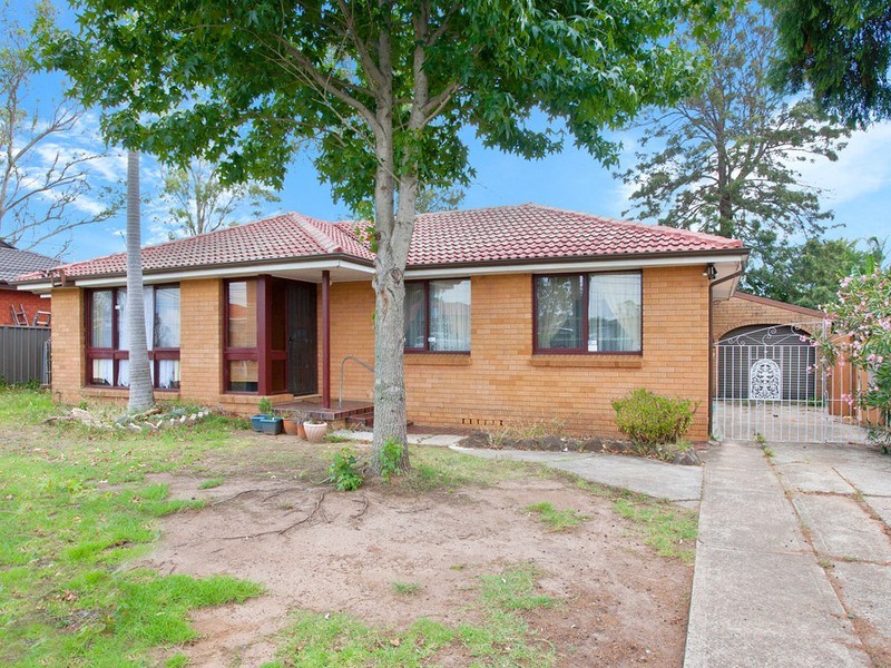 40 Eloura St, Dharruk NSW 2770