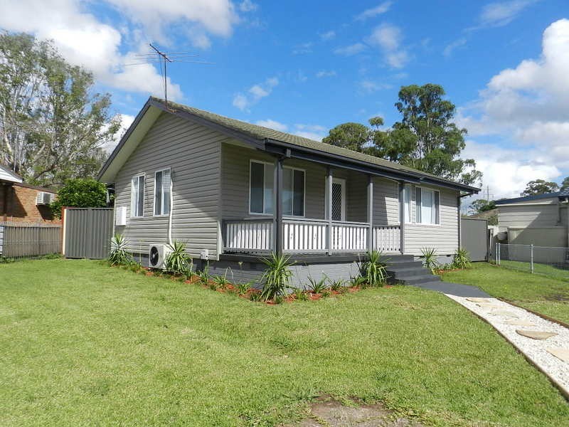 27  Kilbride Ave, Dharruk NSW 2770
