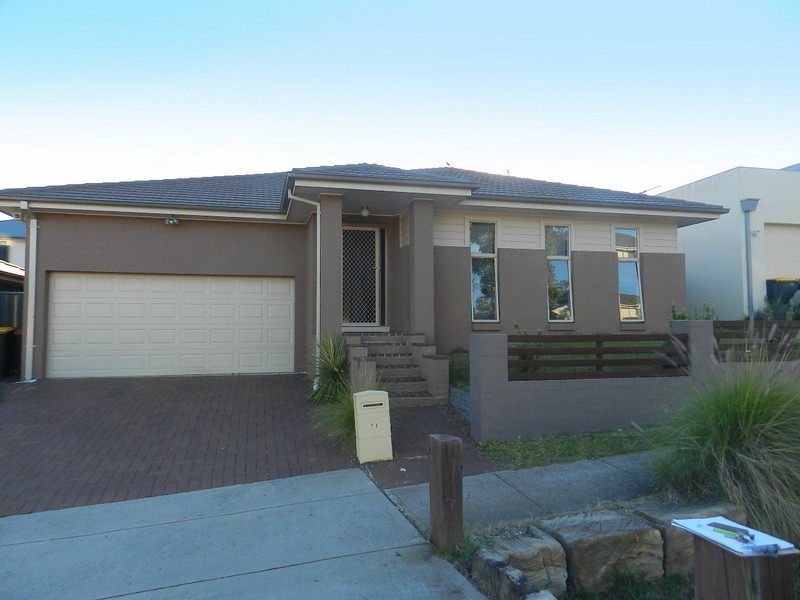 11 Drummond Avenue, Ropes Crossing NSW 2760