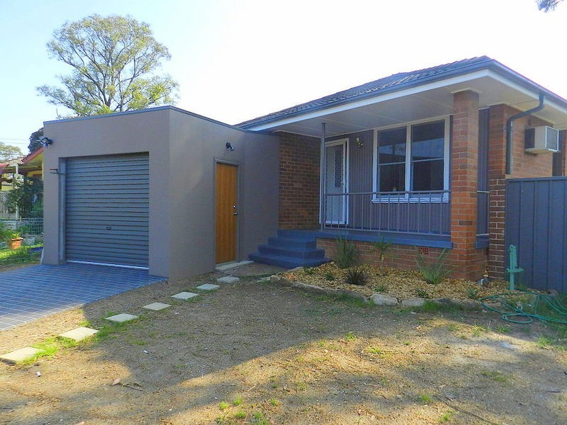 10 Waitaki Street, Lethbridge Park NSW 2770