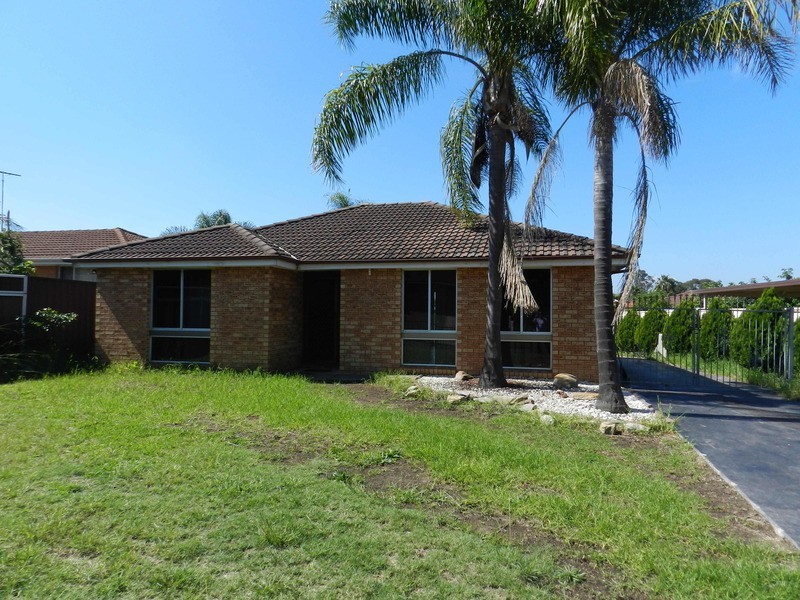 3 Standish Avenue, Oakhurst NSW 2761