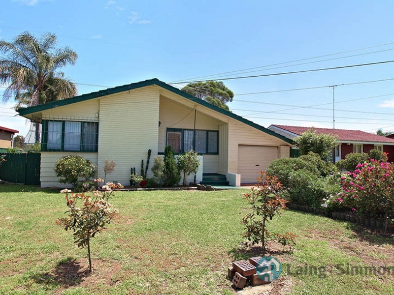 15 Siemens Cres, Emerton NSW 2770