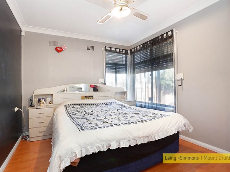 10 Idriess Crescent, Blackett NSW 2770