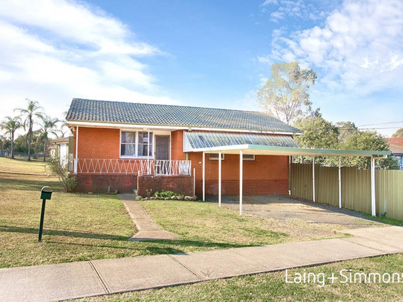 14 Mikkelsen Ave, Tregear NSW 2770