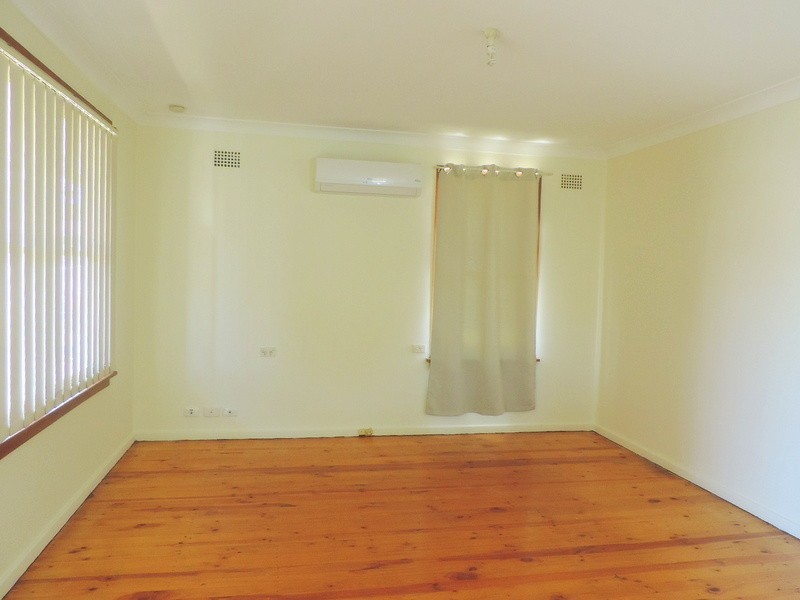 21 Waitaki Cres, Lethbridge Park NSW 2770
