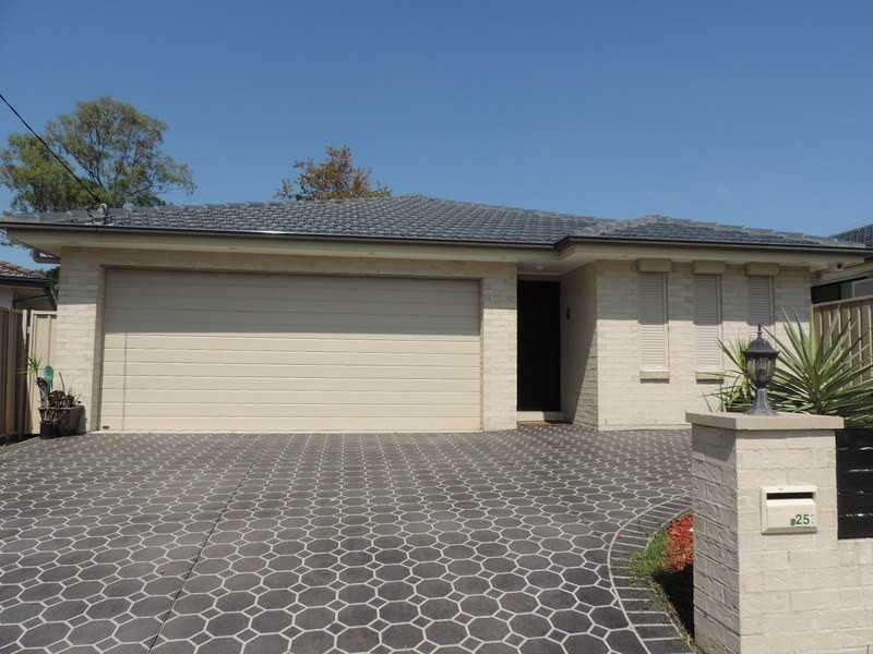 253  Carlisle ave, Hebersham NSW 2770