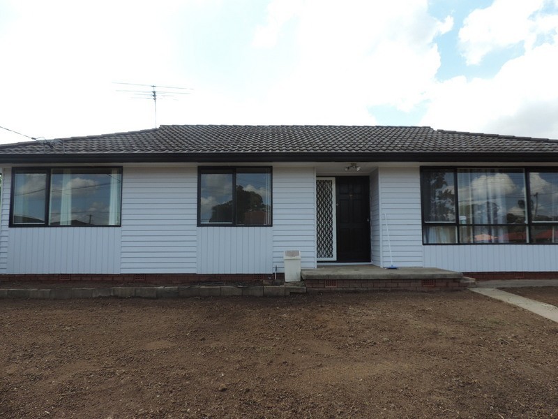 16  Bambara Street, Dharruk NSW 2770