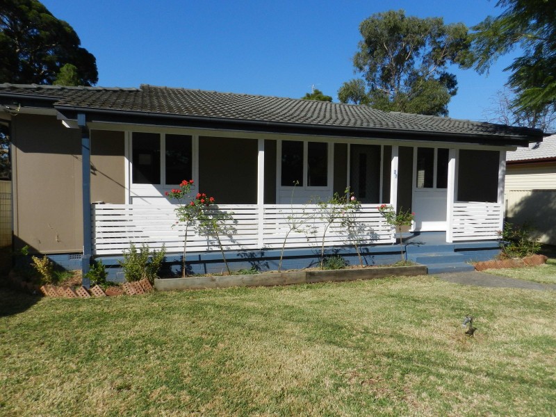 27 Manila Road, Lethbridge Park NSW 2770