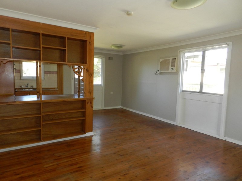 27 Manila Road, Lethbridge Park NSW 2770